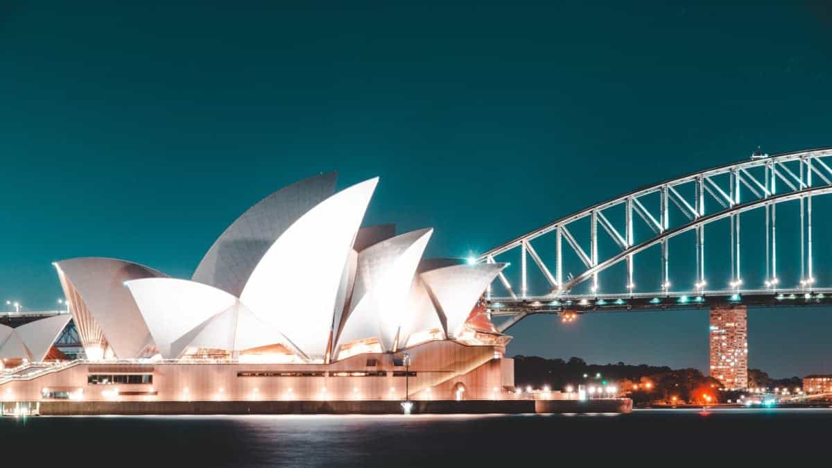 Australia classifies stablecoins, wrapped tokens as financial products in updated guidance