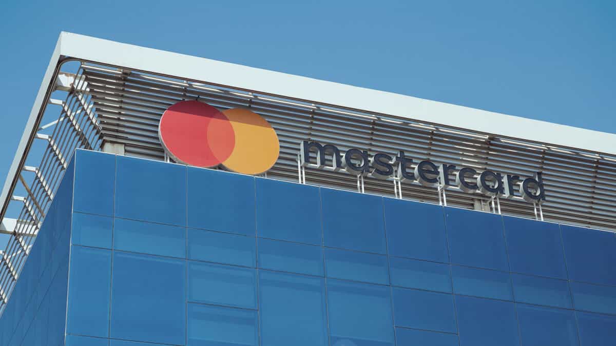 Mastercard picks five startups for program on blockchain use-case development