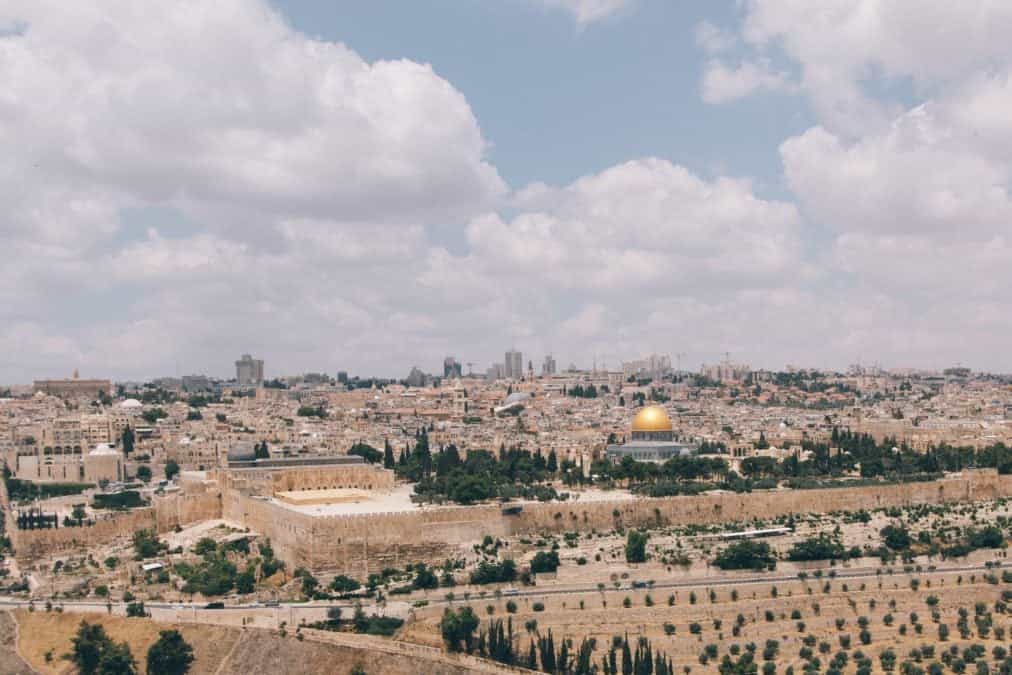 Israeli bitcoin holders demand local banks reveal policies regarding cryptocurrency accounts
