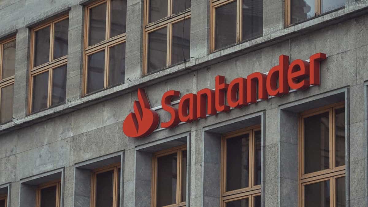 Santander pilots Elliptic's crypto risk screening tool on client transactions