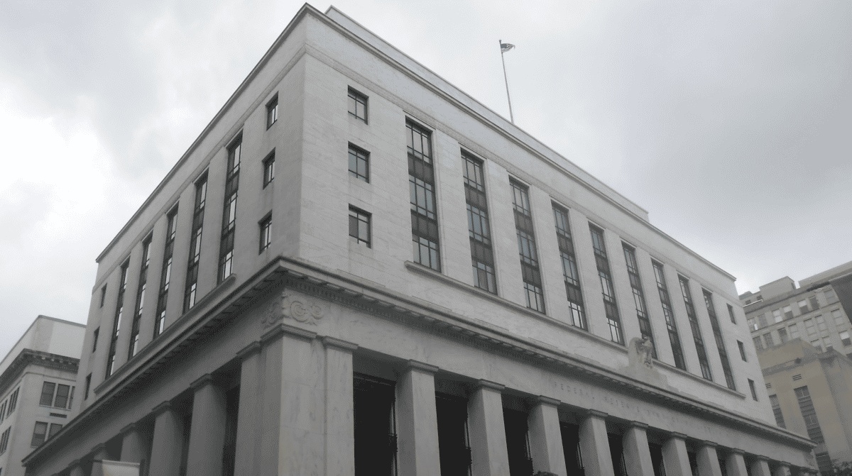 Fed leader pushes Congress for legislation on stablecoins