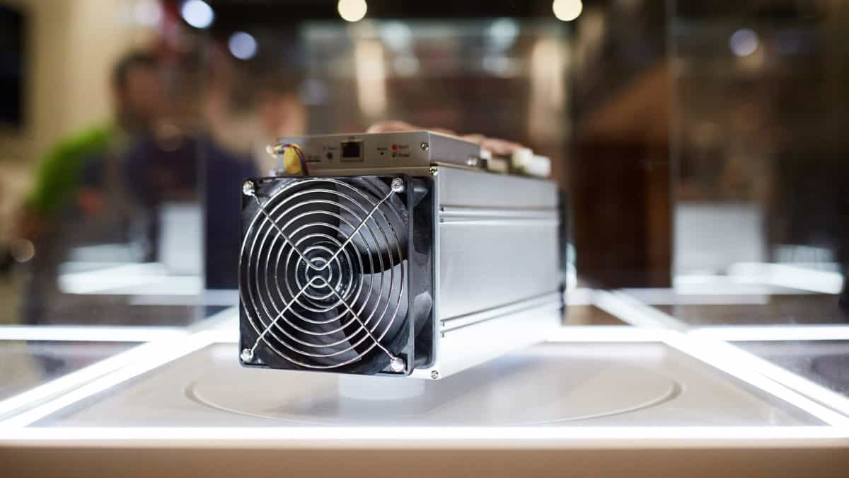 Marathon forms Abu Dhabi bitcoin mining JV; initial project of 250MW
