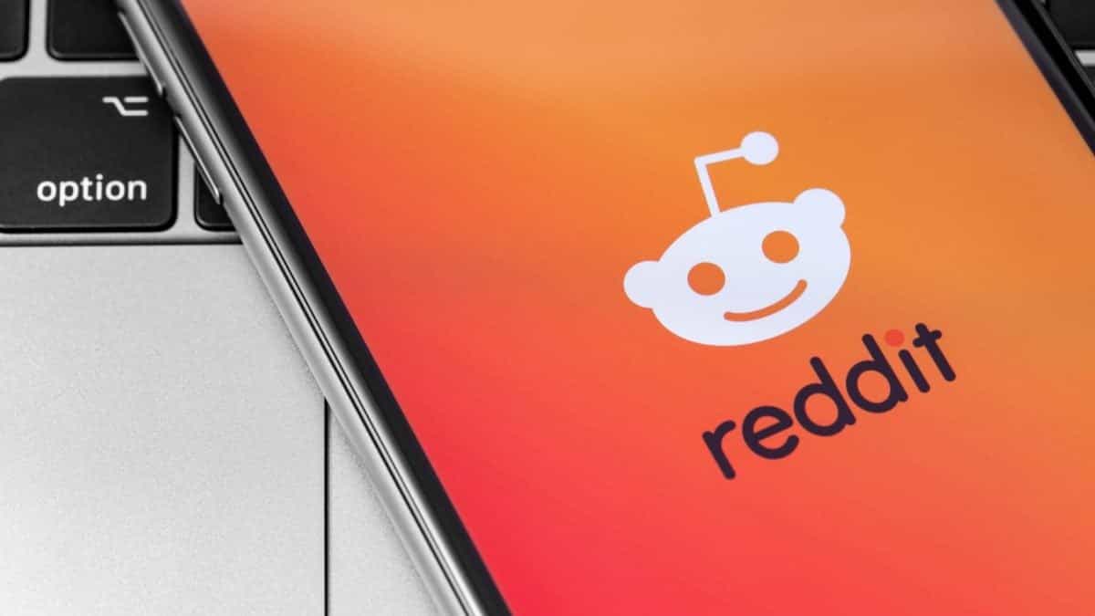 Reddit weighs using eyeball-scanning tech created by World crypto project: report