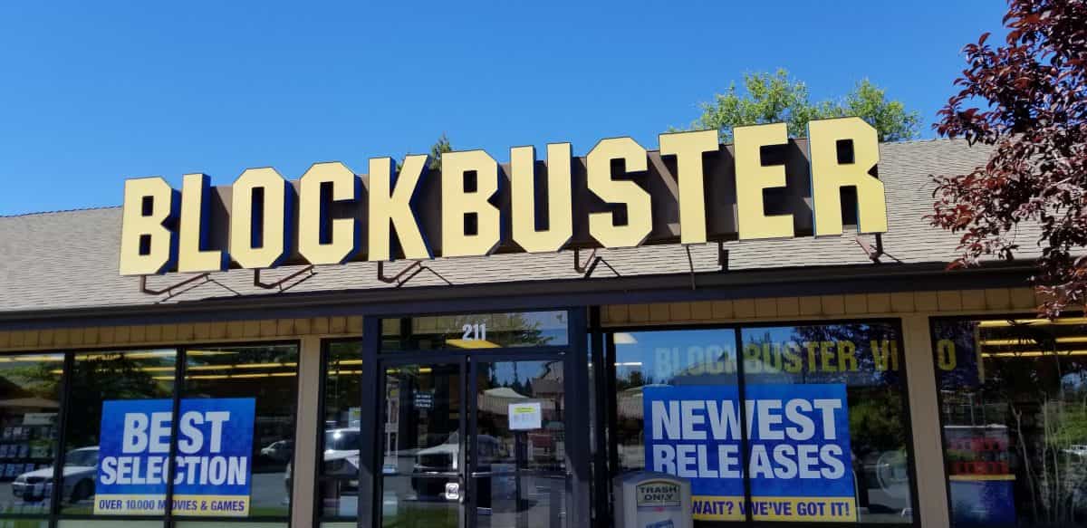 Exterior of the last Blockbuster location in Bend, Oregon as of 2018. Image courtesy of Wikimedia, Creative Commons Attribution-Share Alike 4.0 International license.