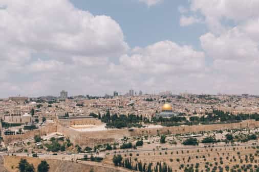 Israeli bitcoin holders demand local banks reveal policies regarding cryptocurrency accounts