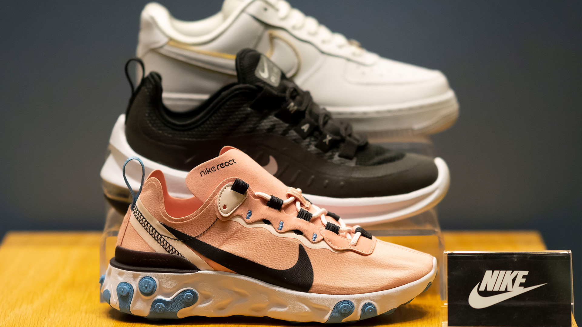steplock nike shoes