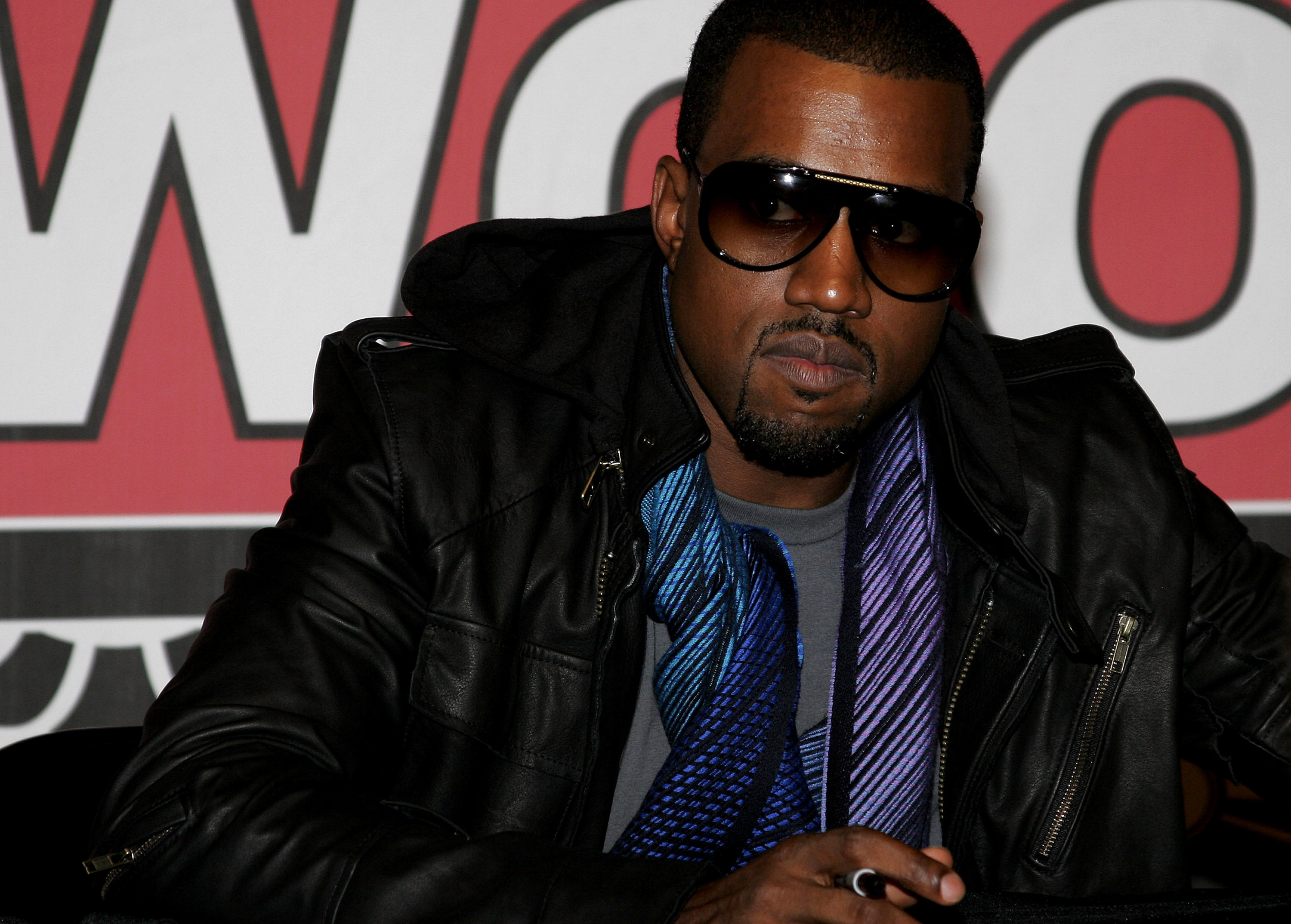 The artist who painted Kanye West mural in Chicago will sell it as an NFT on Avalanche